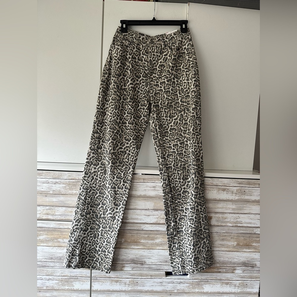 🐆 NWT Vigoss Leopard Print High Rise Straight Leg Jeans 24